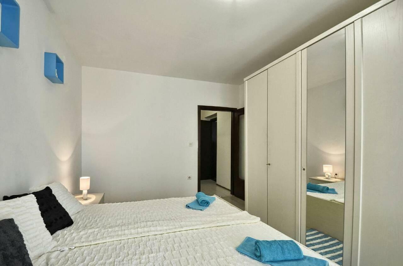 The Big Smile Apartments Pola Esterno foto